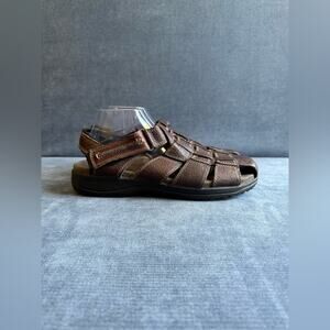 Clarks Walkford Fish Tumbled Leather Sandals Mens SZ 11M Closed Toe Hiking Trail